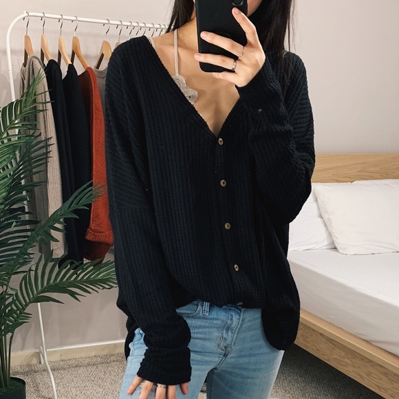 🆕 Vanessa - Black Oversized Thermal Top - Picture 2 of 8